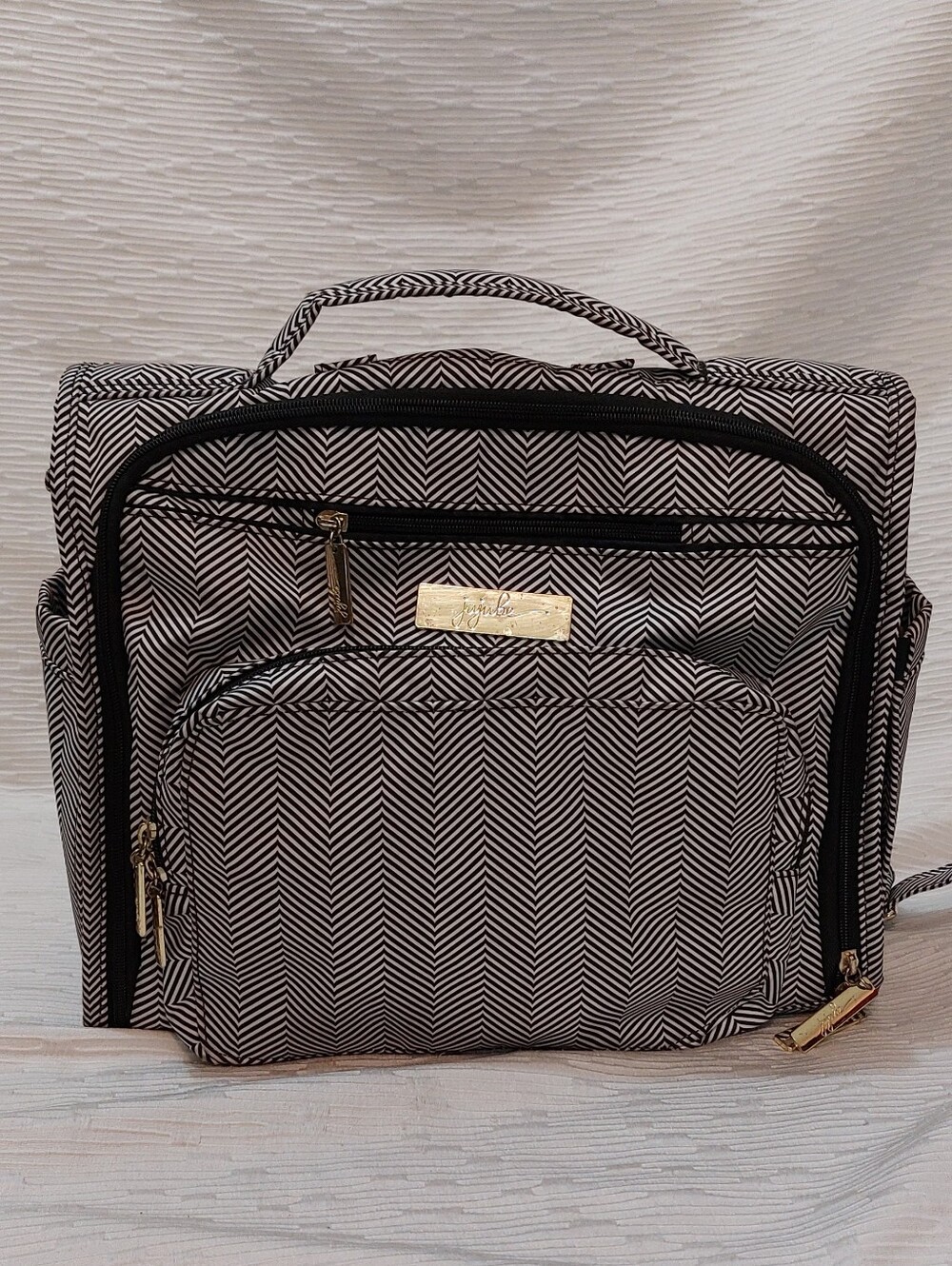 Ju-Ju-Be Queen of The Nile Black and White Chevron Cnvertible  Diaper Bag